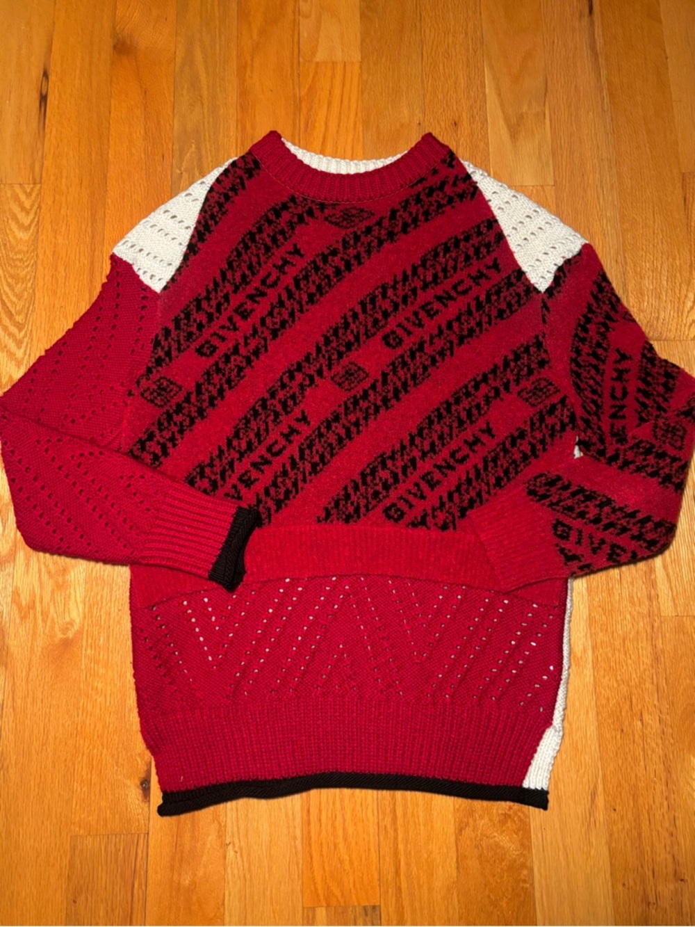 Givenchy Runway Monogram Sweater 🔥🔥